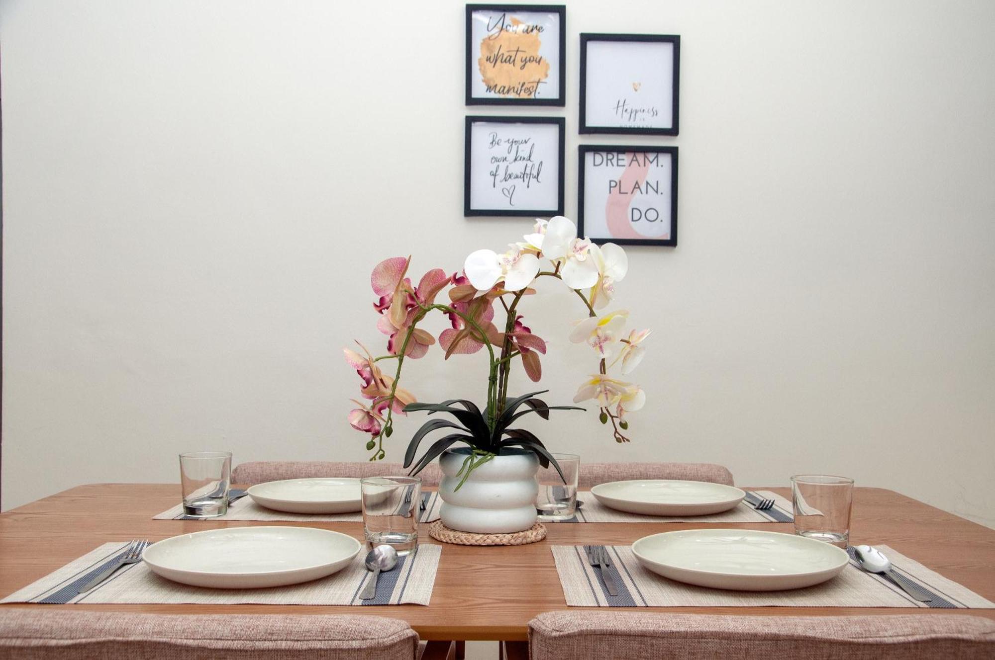 Five H Family Service Apartment Seri Kembangan Exterior foto